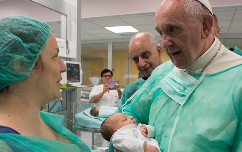 Papa Francisc: “Moasele au probabil cea mai nobila dintre profesii”