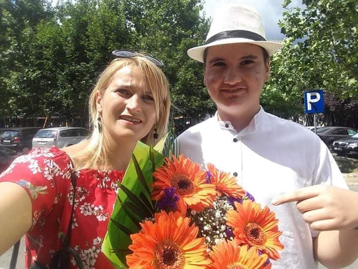 Mesajul unei mame de ziua autismului: „Caută un autist și fă-l prietenul tău”