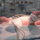 nou nascut in incubator
