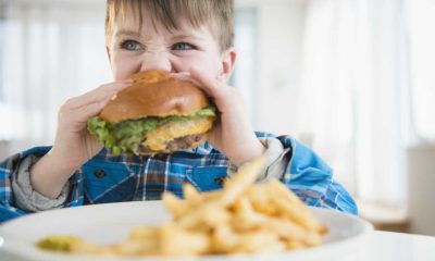În pandemie stresul părinților duce la obiceiuri alimentare negative asupra copiilor