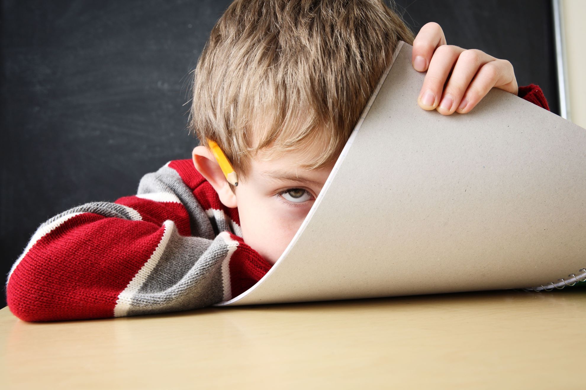 Care sunt primele semne de ADHD și când e cazul să îi faci copilului o evaluare?