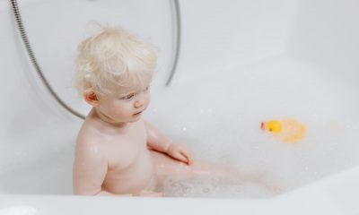 Cât de des trebuie să facă baie copilul?