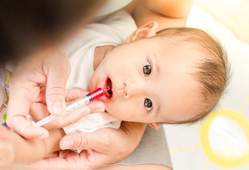 Ce trebuie să știi despre administrarea medicamentelor în cazul unui bebeluș?