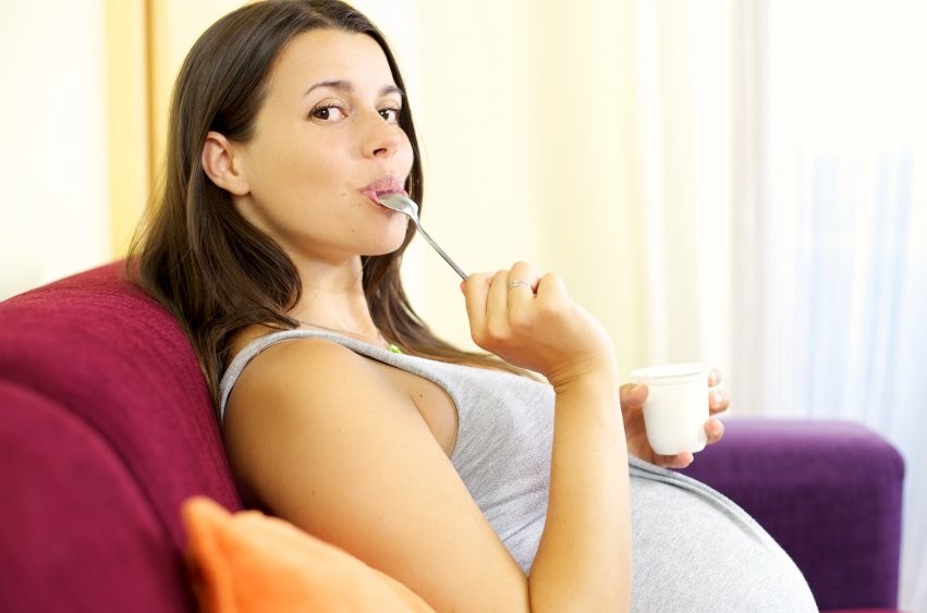 De cât calciu ai nevoie în sarcină și din ce alimente îl poți lua?