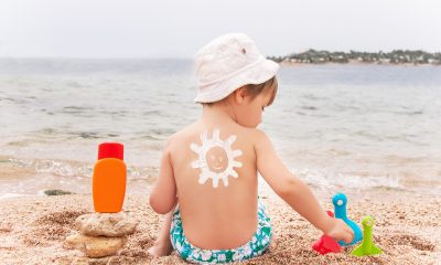 Dermatolog: „După vârsta de 6 luni, expunerea copiilor la soare trebuie să respecte 3 reguli esențiale”