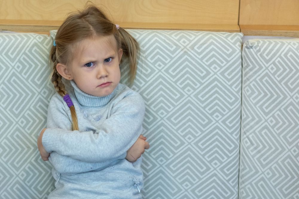 Ce fac dacă am un copil nervos și încăpățânat? Sfaturi de la psiholog