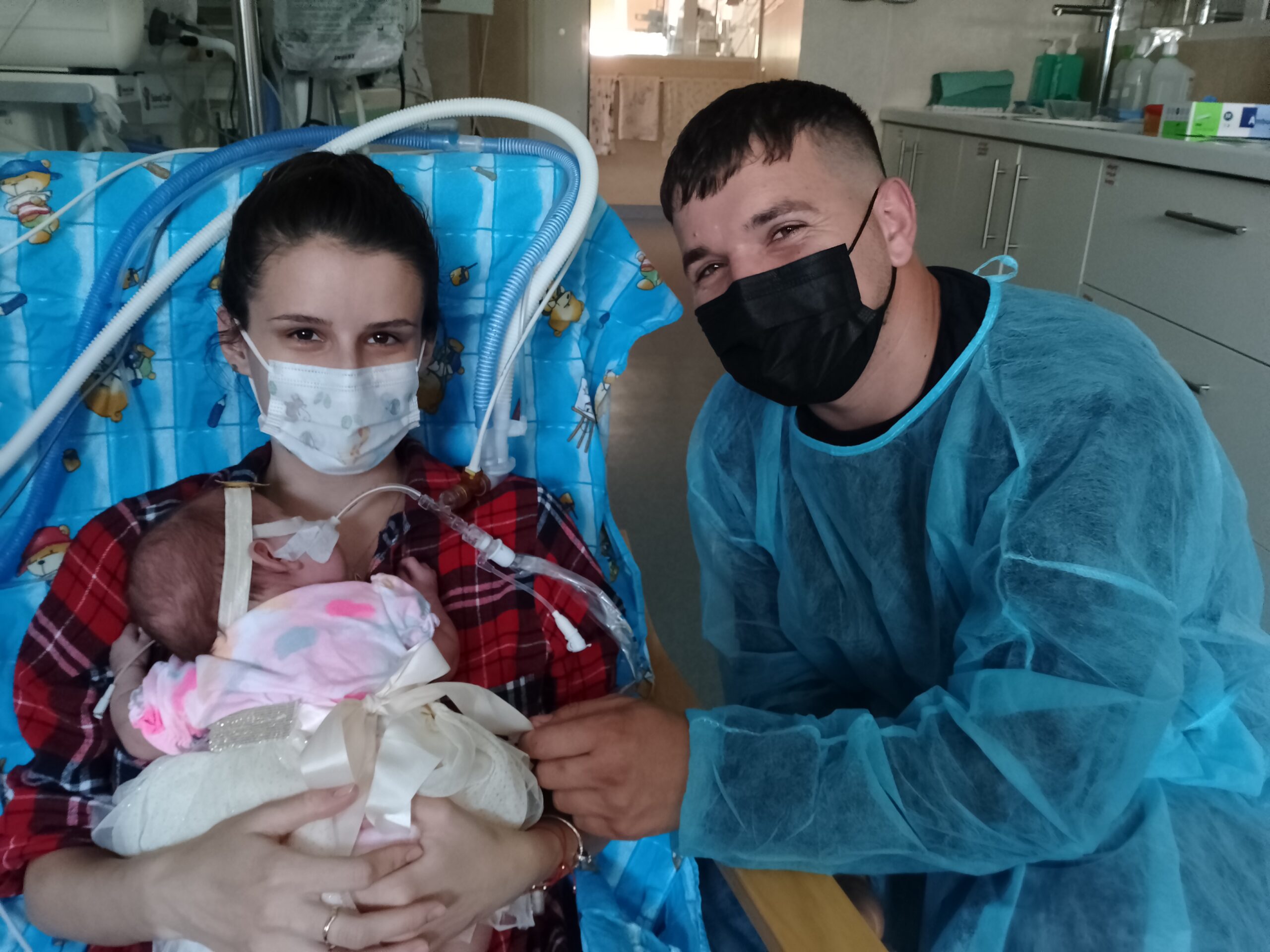Naștere prematură la Sibiu. „Fetița a avut 780 de grame și a fost intubată 3 luni. După 5 luni de spitalizare, am luat-o acasă sănătoasă”